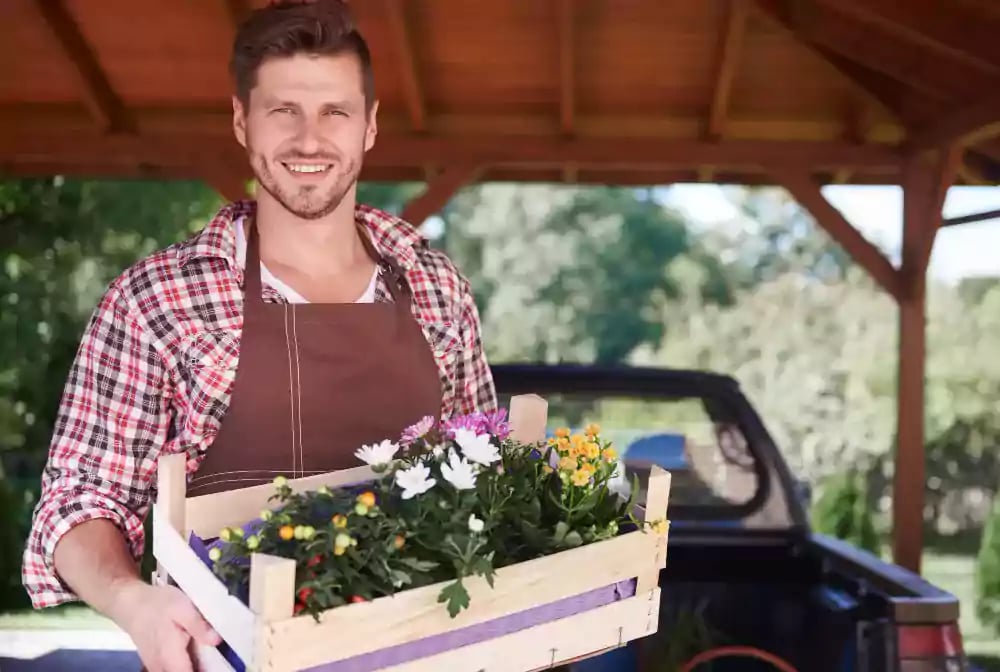 close-up-man-selling-crops-from-his-garden (webp)